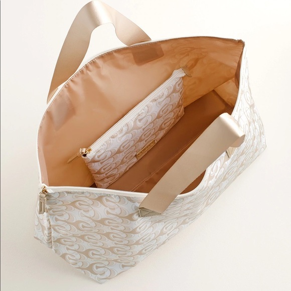 Geometric Print Tote in a Bag - Picture 4 of 4